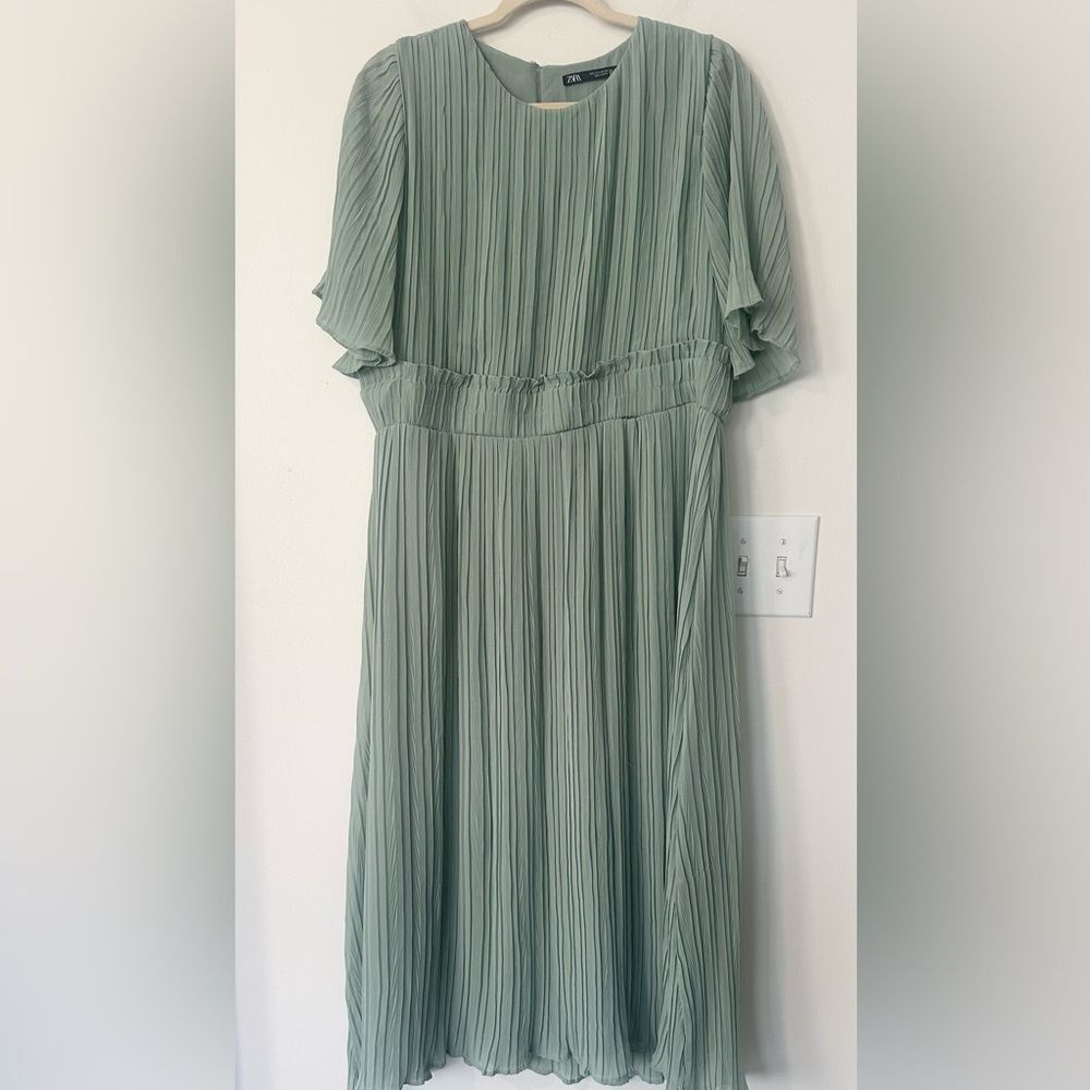 Zara Pleated Celery Green Midi  Dress L